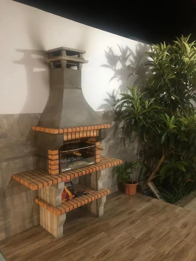 קוניל דה לה פרונטרה Casas Juani- Chalet Con Piscina בית נופש